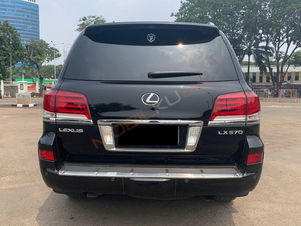 Mobil Lexus LX 2012