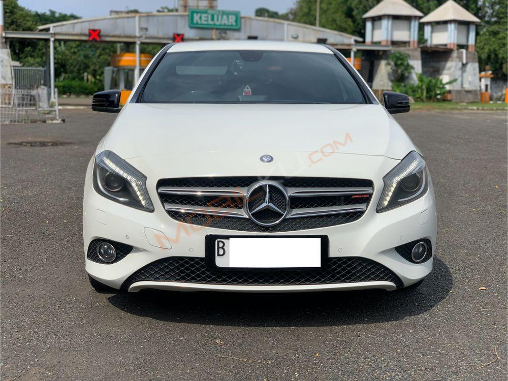 Mobil Mercedes-Benz A-Class 2013
