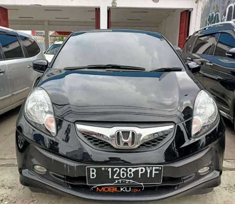 Mobil Honda Brio 2015