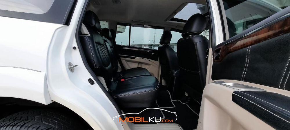 Mobil Mitsubishi Pajero Sport 2012