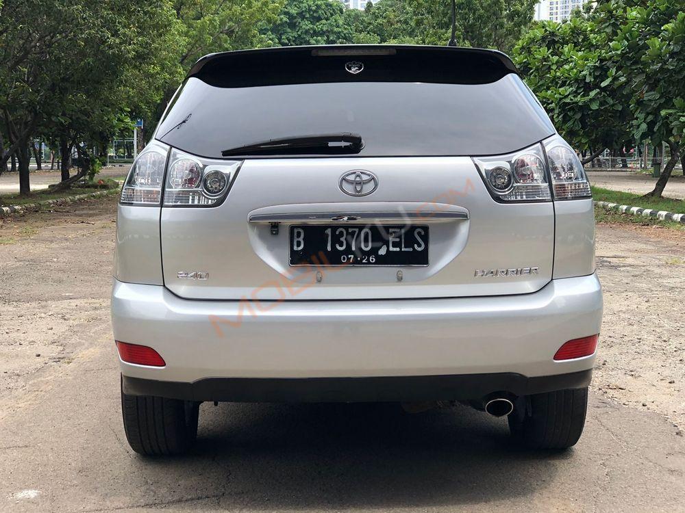 Mobil Toyota Harrier 2013