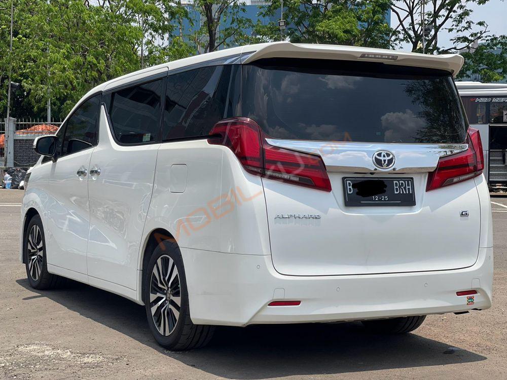 Mobil Toyota Alphard 2020