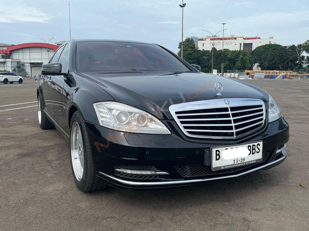 Mobil Mercedes-Benz S-Class 2011
