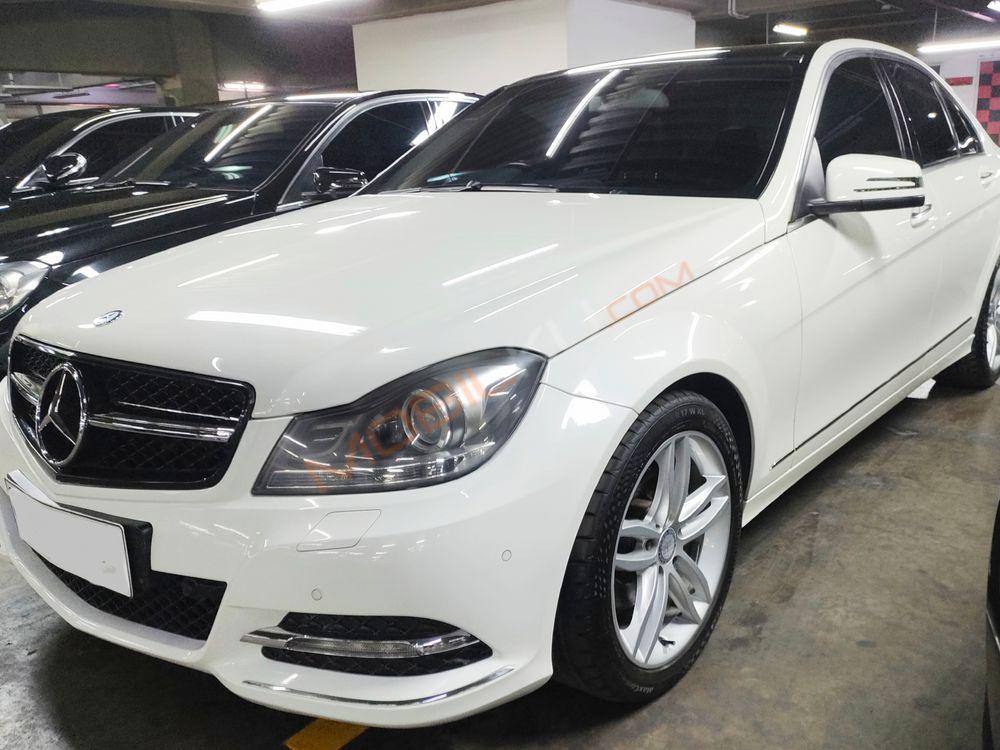 Mobil Mercedes-Benz C-Class 2011