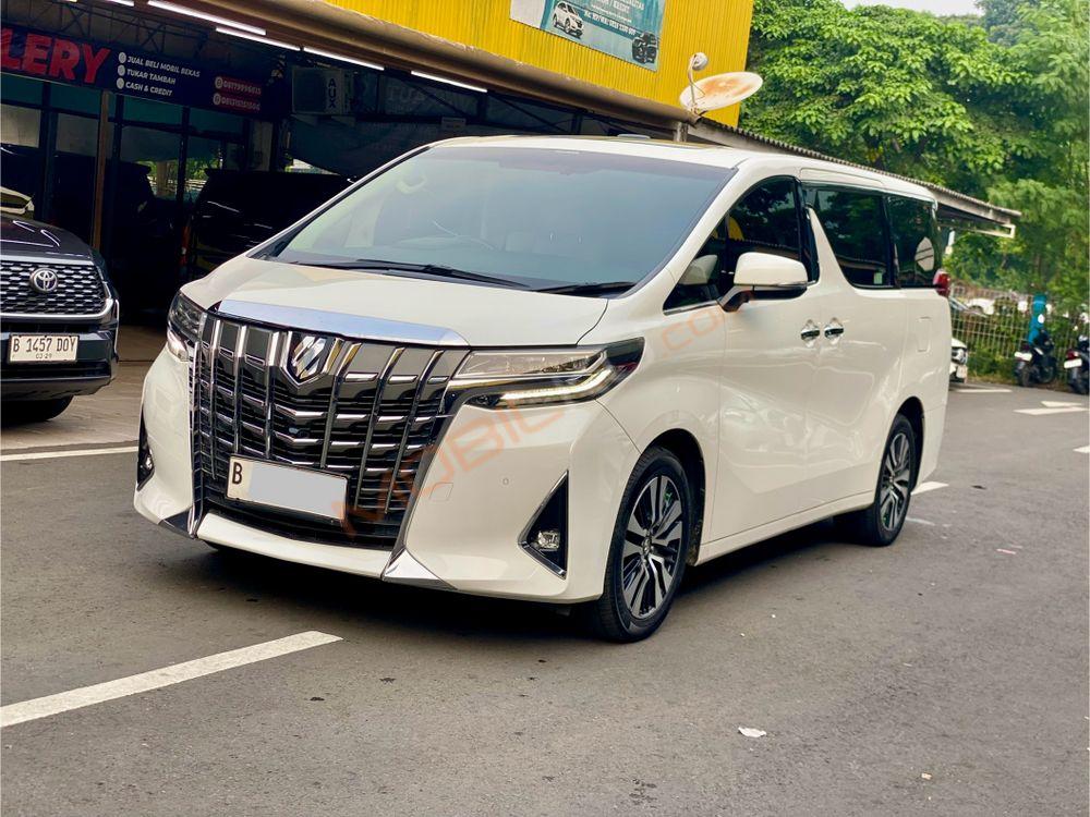 Mobil Toyota Alphard 2020