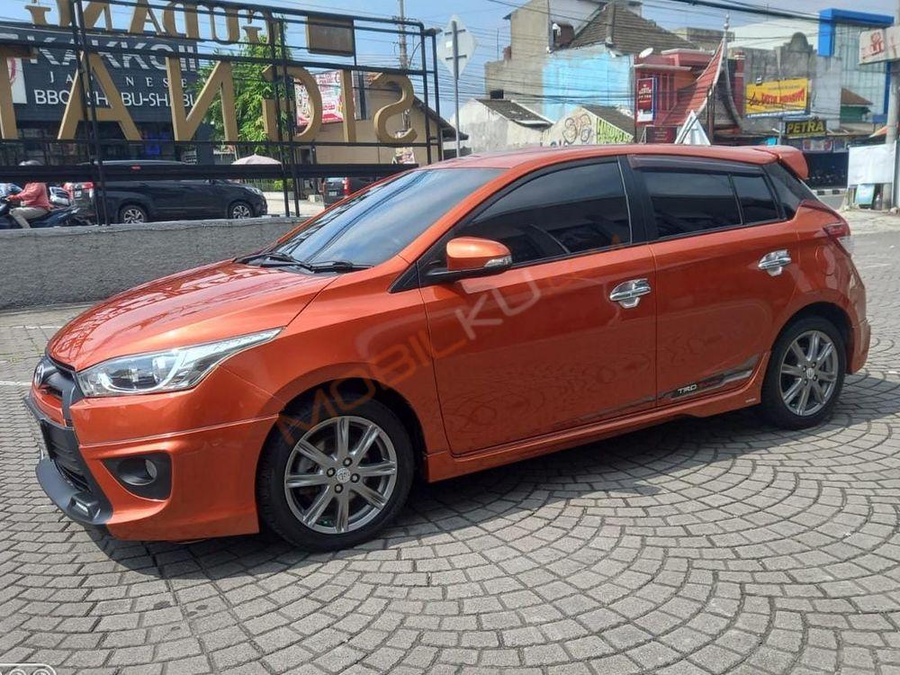 Mobil Toyota Yaris 2014