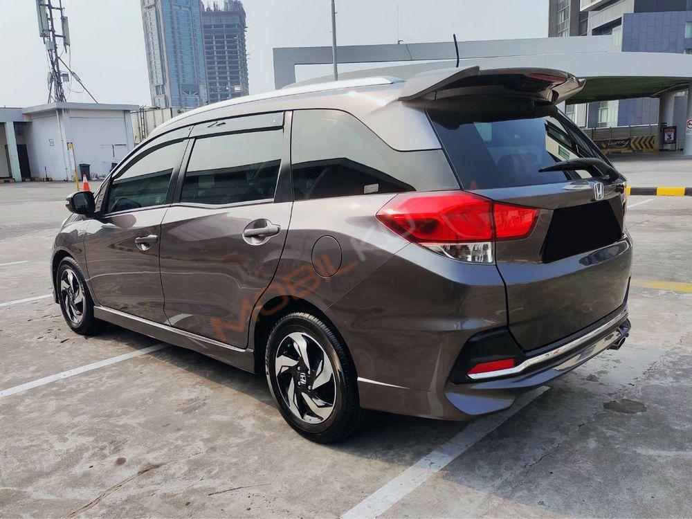 Mobil Honda Mobilio 2015