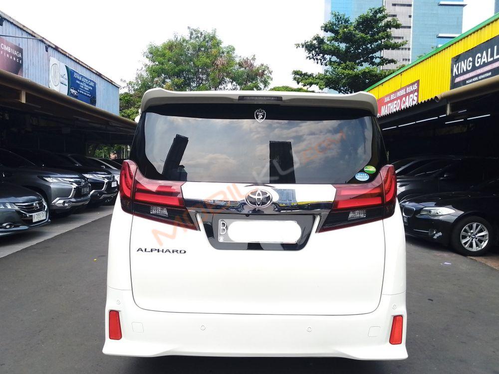 Mobil Toyota Alphard 2016
