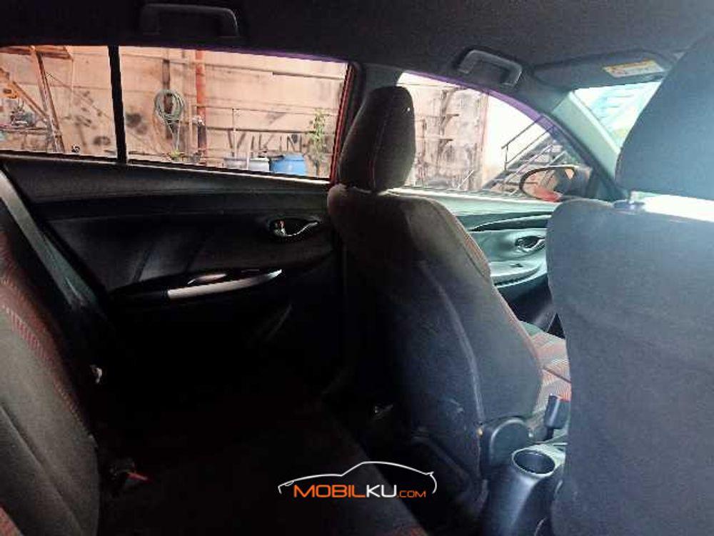 Mobil Toyota Yaris 2016