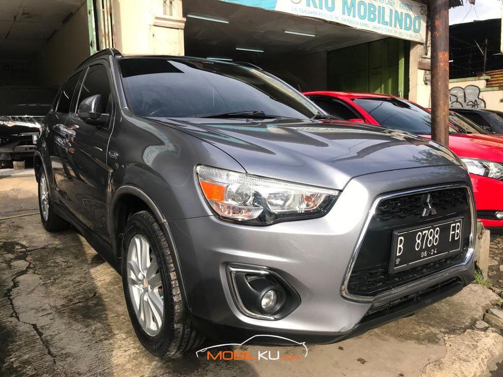 Mobil Mitsubishi Outlander Sport 2014