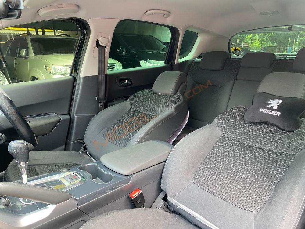 Mobil Peugeot 5008 2016