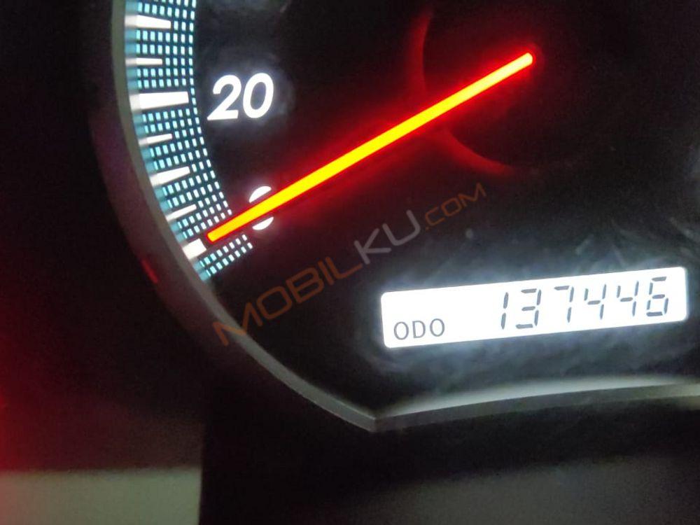 Mobil Toyota Kijang Innova 2012