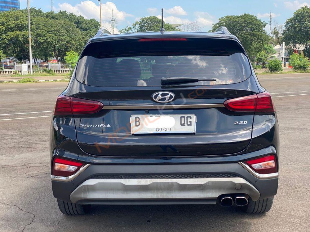 Mobil Hyundai Santa Fe 2018