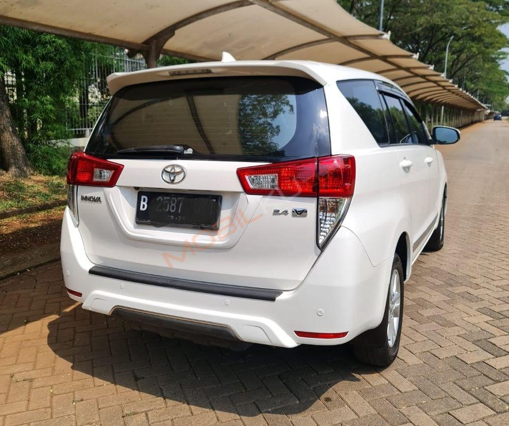 Mobil Toyota Kijang Innova 2019