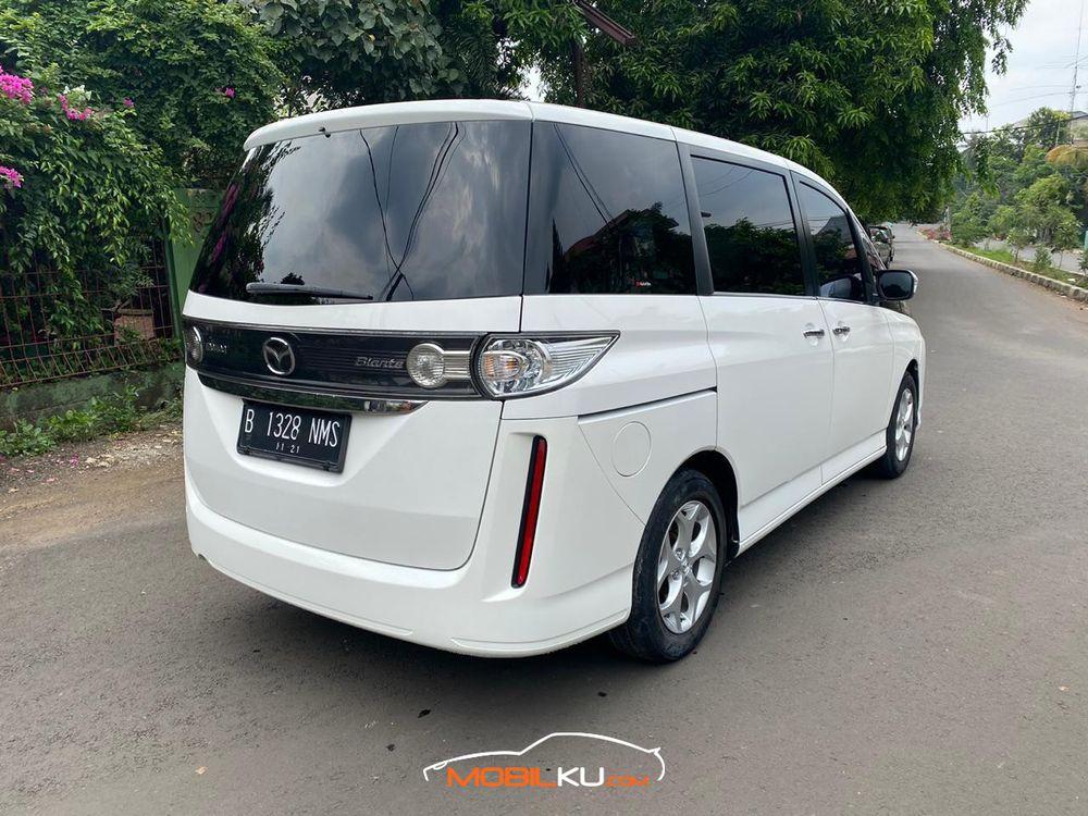 Mobil Mazda Biante 2013