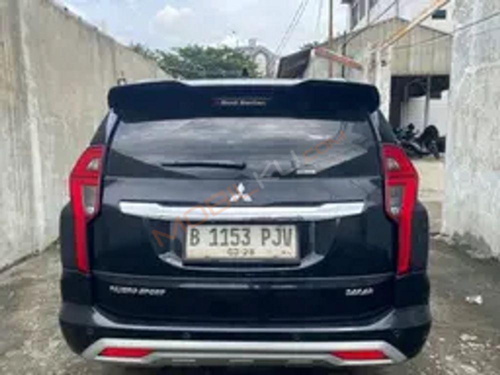 Mobil Mitsubishi Pajero Sport 2023