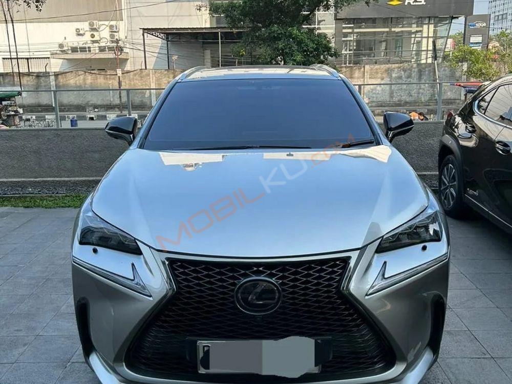 Mobil Lexus NX 2017