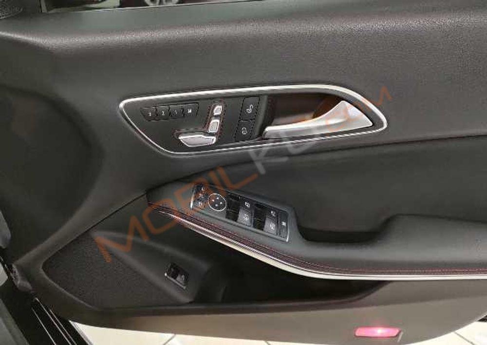 Mobil Mercedes-Benz CLA 2017