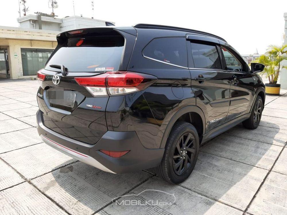 Mobil Toyota Rush 2018