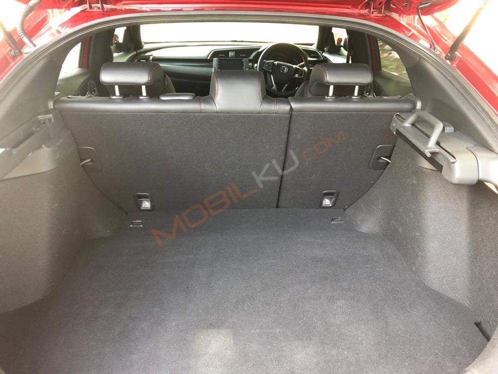 Mobil Honda Civic Hatchback 2021