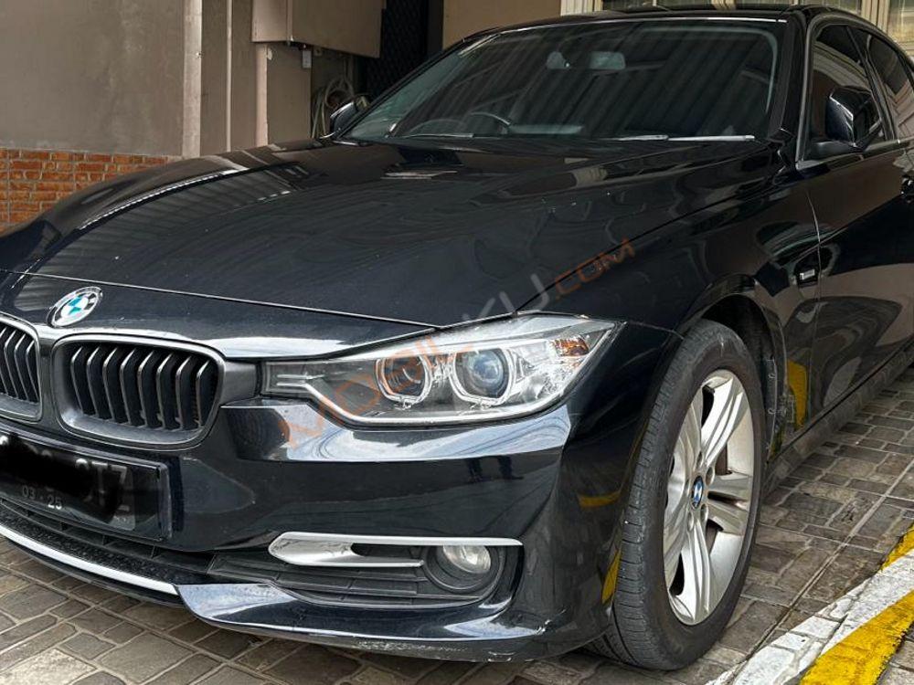 Mobil BMW 3 Series 2014