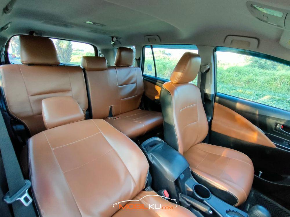 Mobil Toyota Kijang Innova 2017