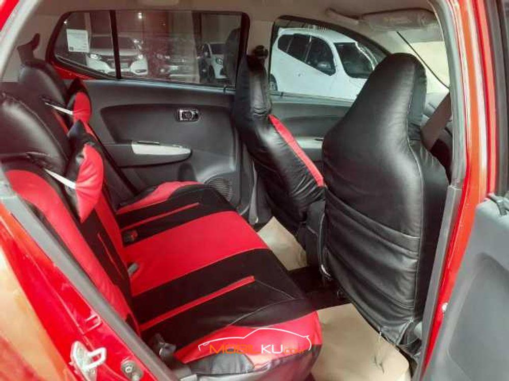 Mobil Toyota Agya 2016