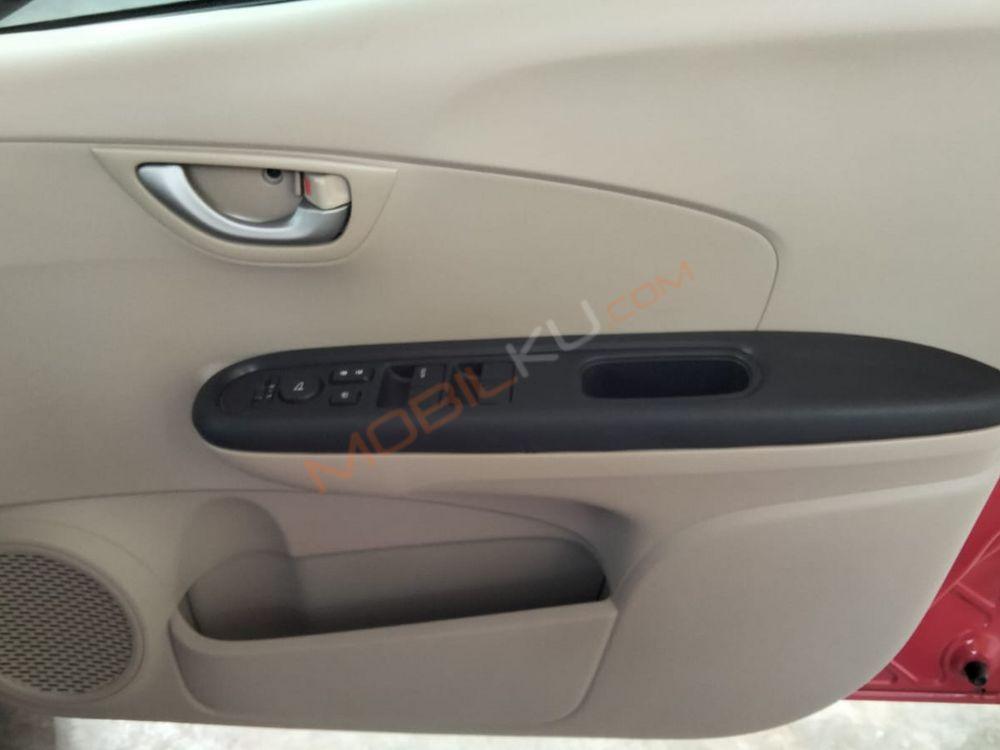 Mobil Honda Brio 2017