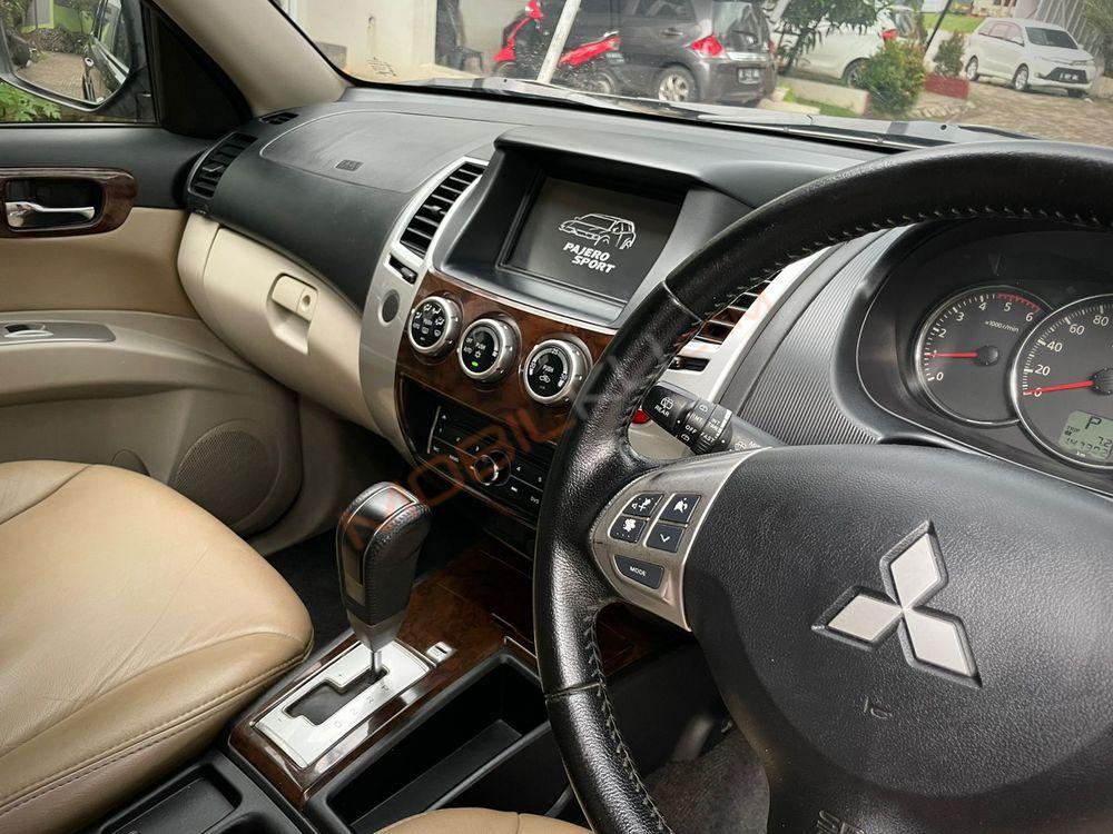 Mobil Mitsubishi Pajero Sport 2013