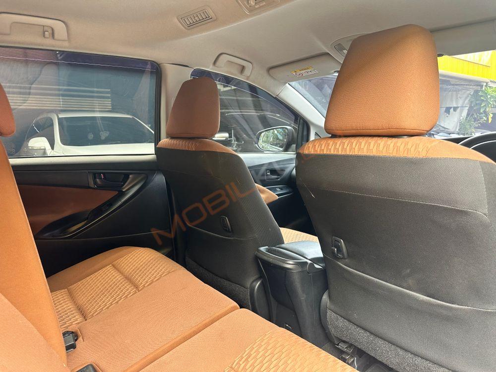 Mobil Toyota Kijang Innova 2017