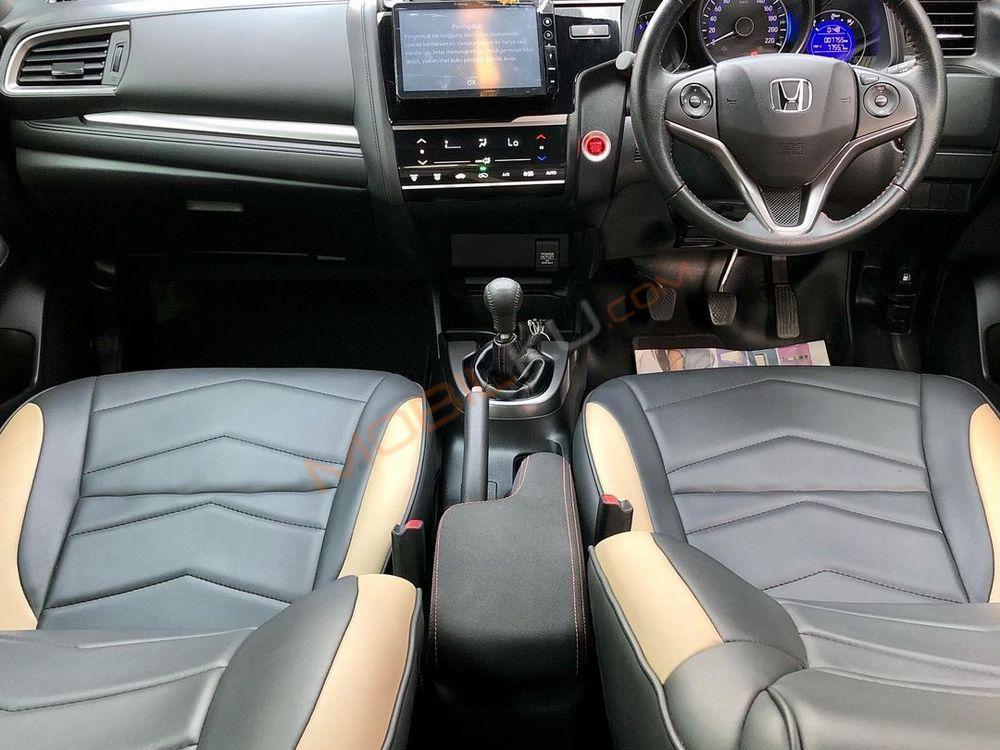 Mobil Honda Jazz 2019