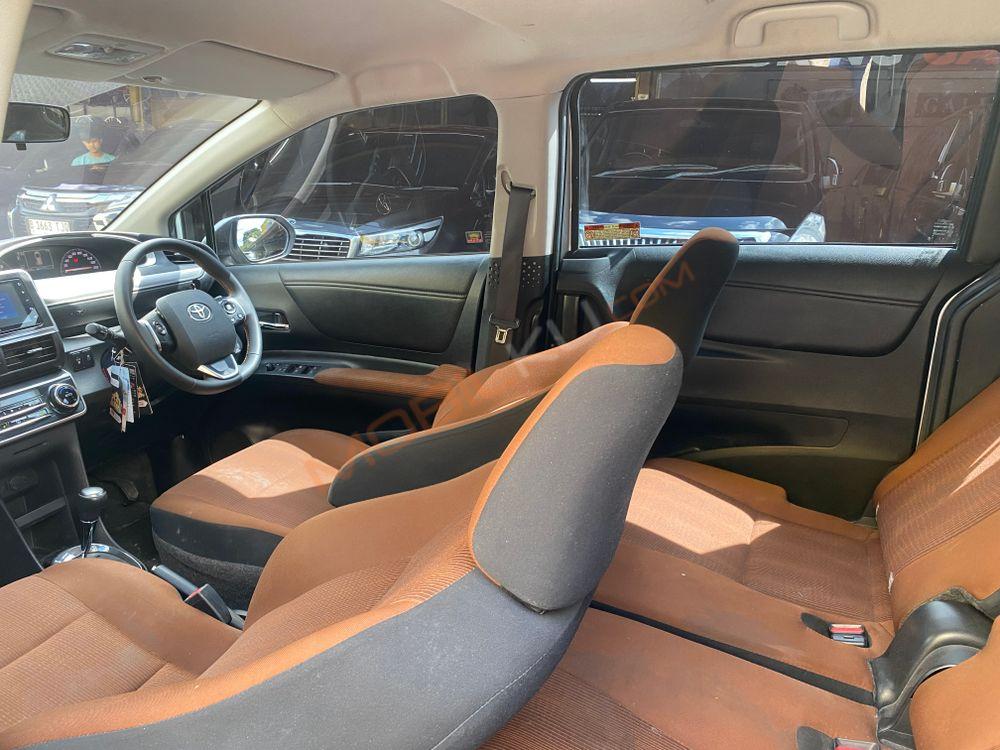 Mobil Toyota Sienta 2019