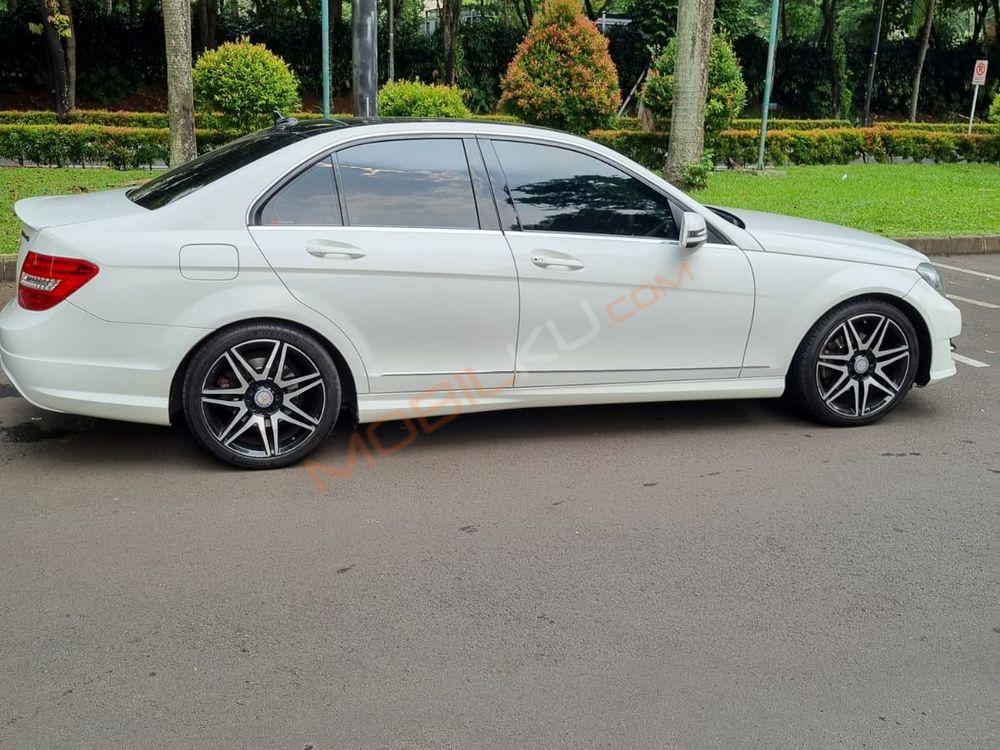 Mobil Mercedes-Benz C-Class 2013