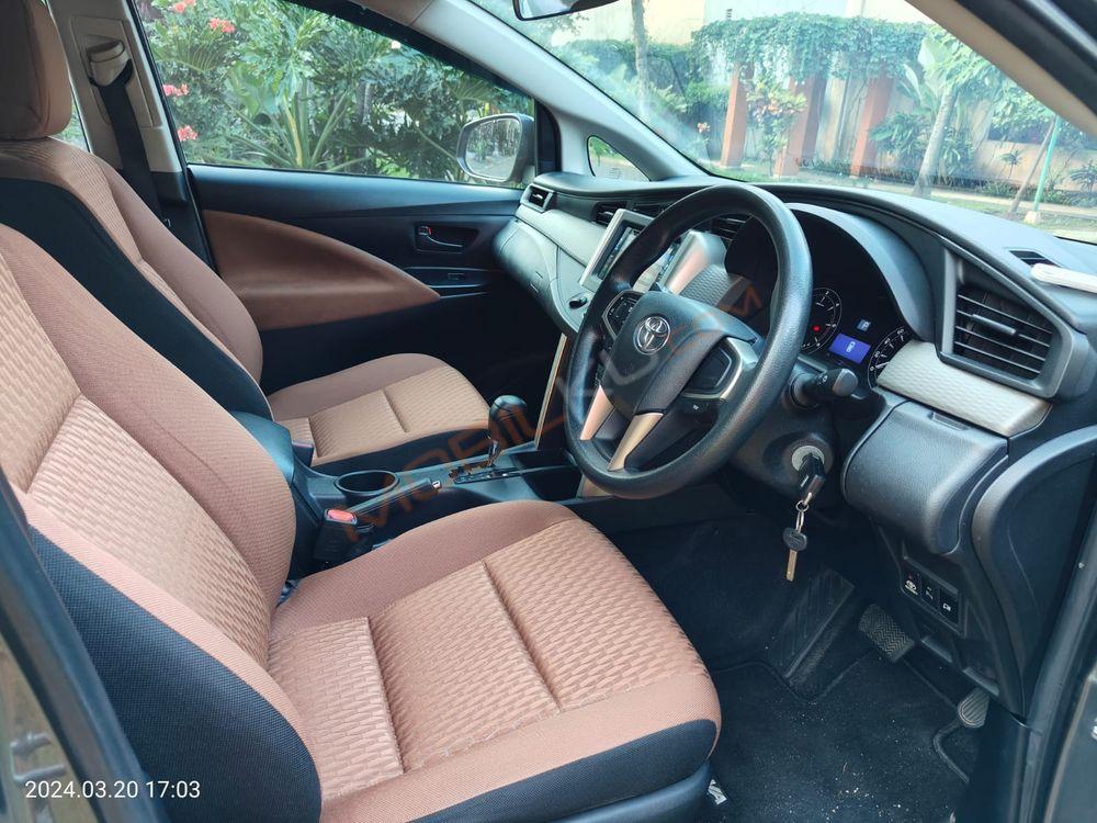 Mobil Toyota Kijang Innova 2017