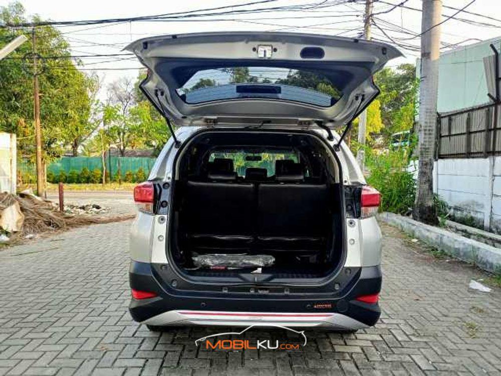 Mobil Toyota Rush 2018