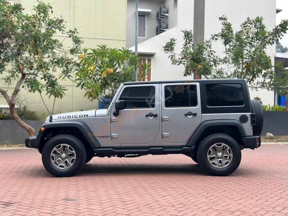 Mobil Jeep Wrangler 2014