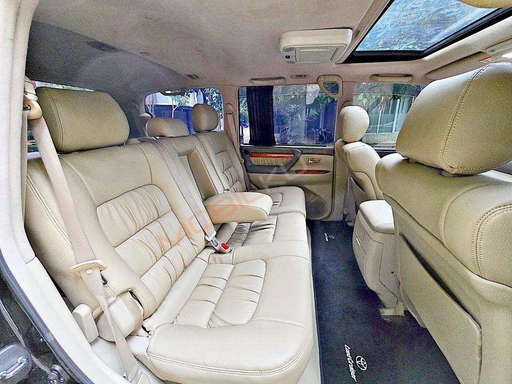 Mobil Toyota Land Cruiser 2007