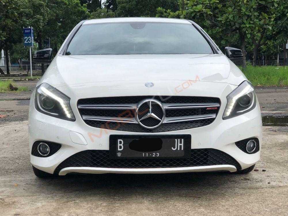 Mobil Mercedes-Benz A-Class 2013