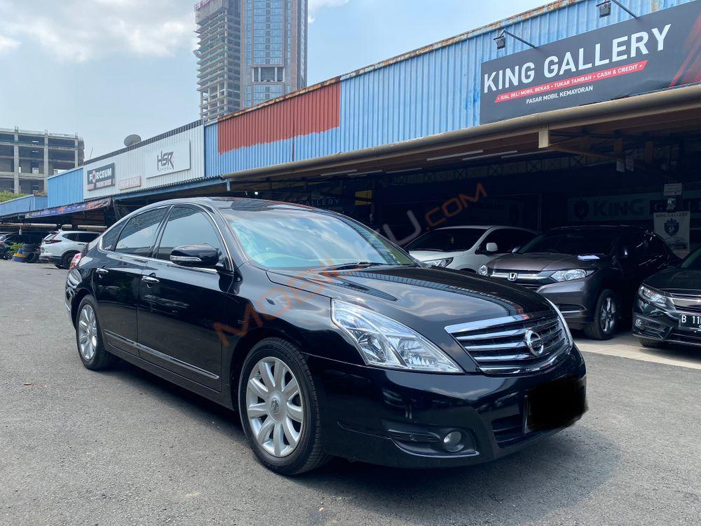 Mobil Nissan Teana 2010