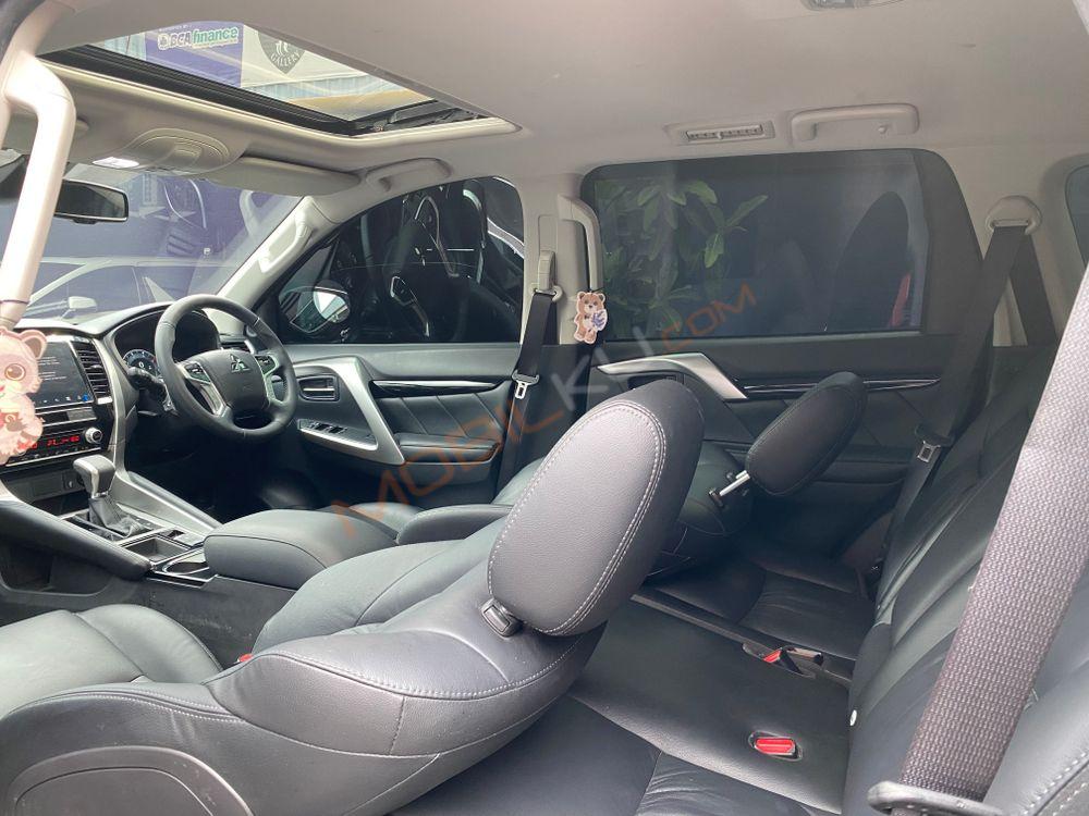 Mobil Mitsubishi Pajero Sport 2023
