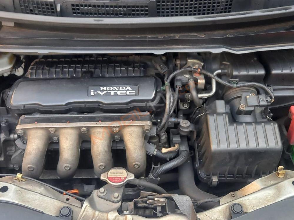 Mobil Honda Freed 2013