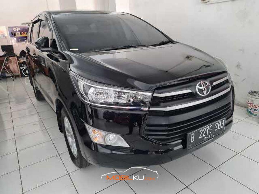 Mobil Toyota Kijang Innova 2016