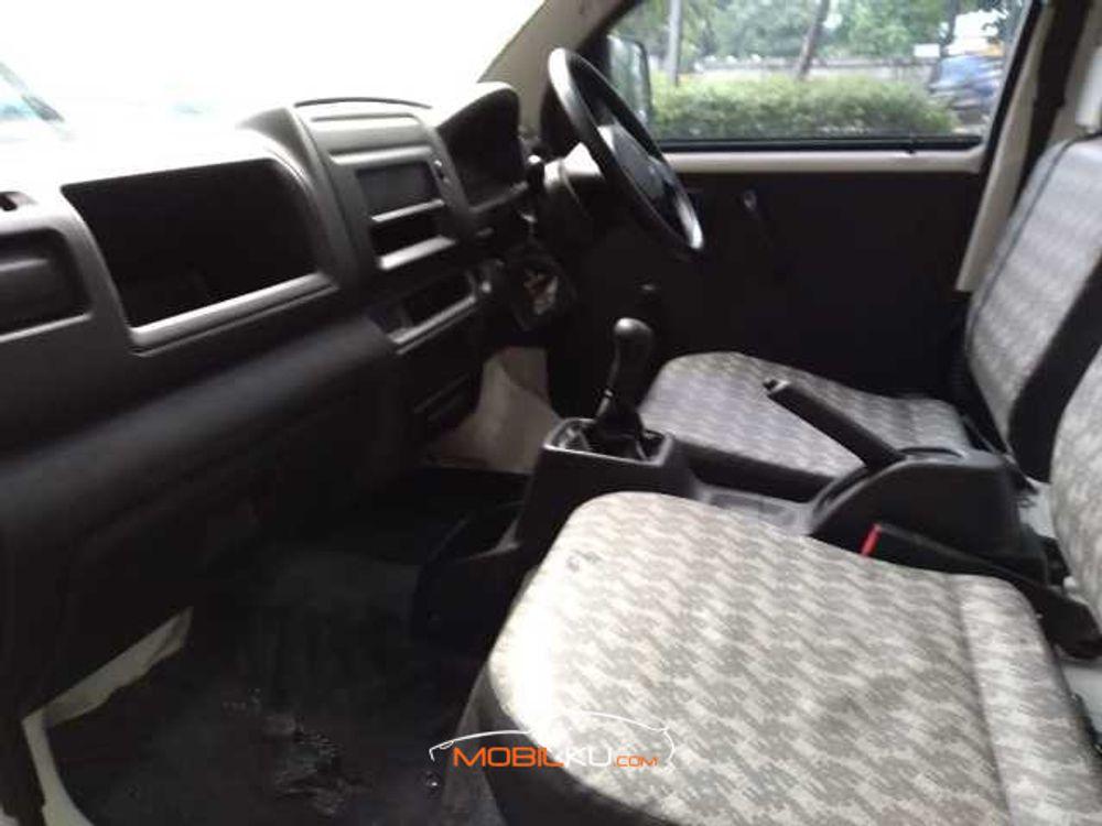 Mobil Suzuki Carry 2017