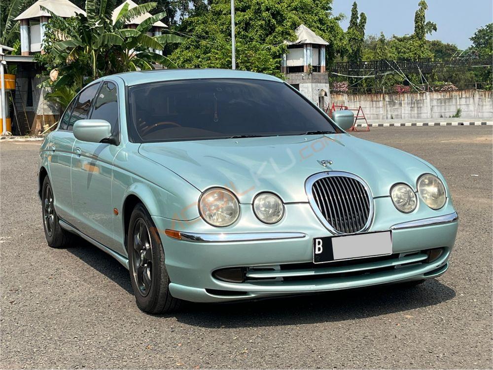 Mobil Jaguar S-Type 2002