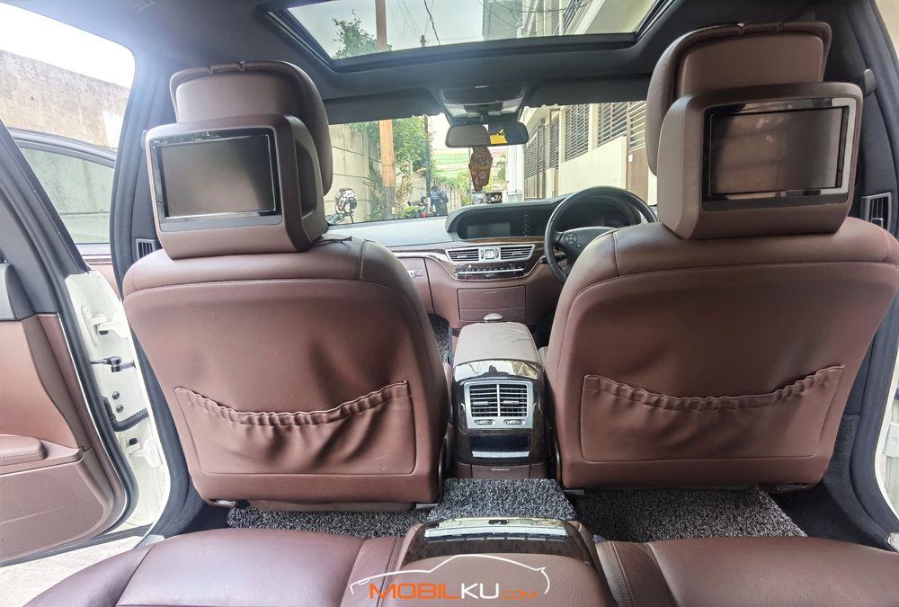 Mobil Mercedes-Benz S-Class 2012