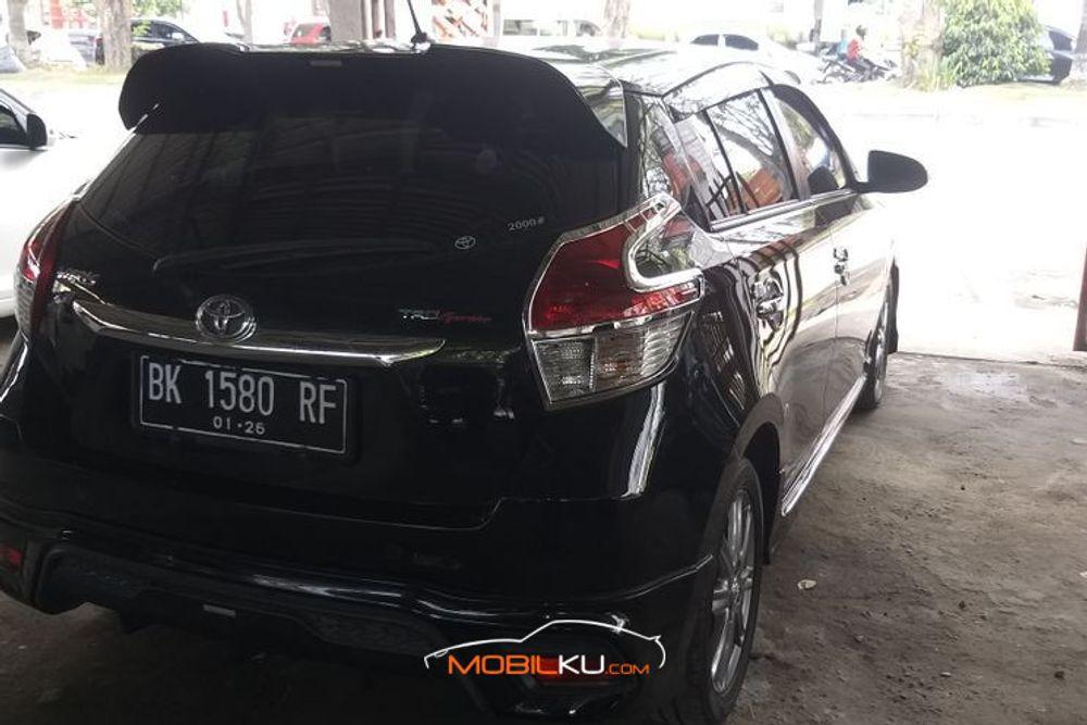 Mobil Toyota Yaris 2017