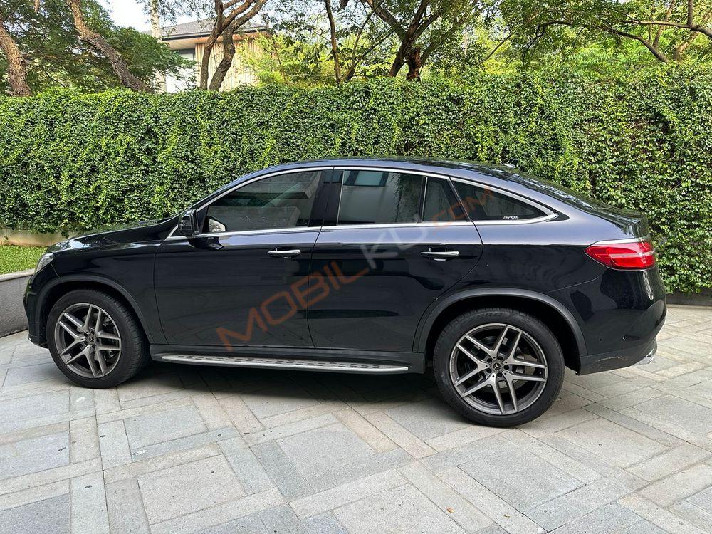 Mobil Mercedes-Benz GLE 2017