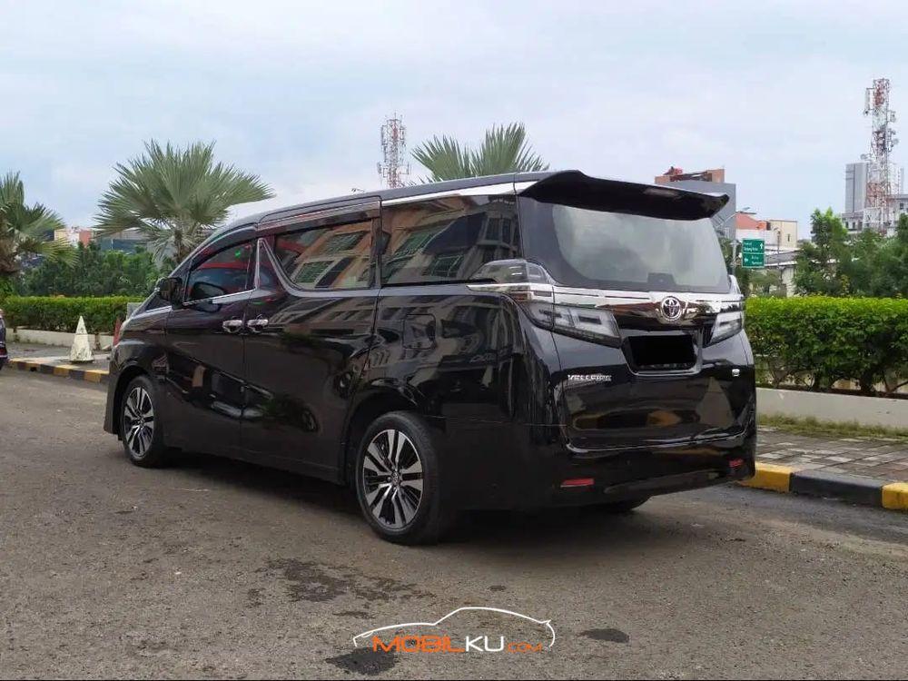 Mobil Toyota Vellfire 2018