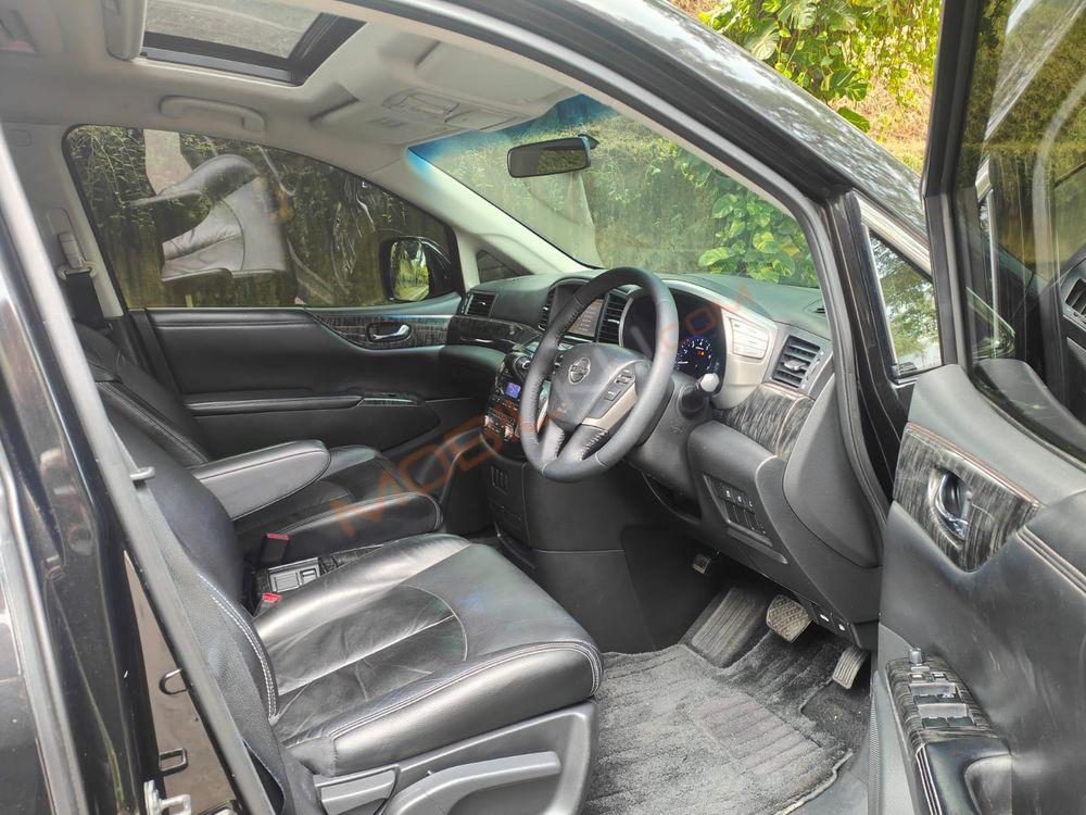 Mobil Nissan Elgrand 2017