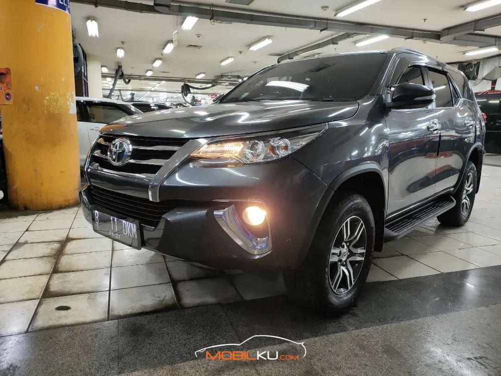 Mobil Toyota Fortuner 2016